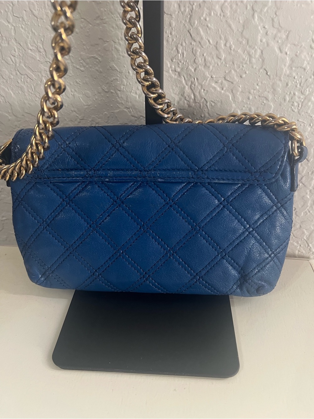 Marc Jacobs Quilted Blue Leather Bag with Gold Chain - Picture 2 of 9